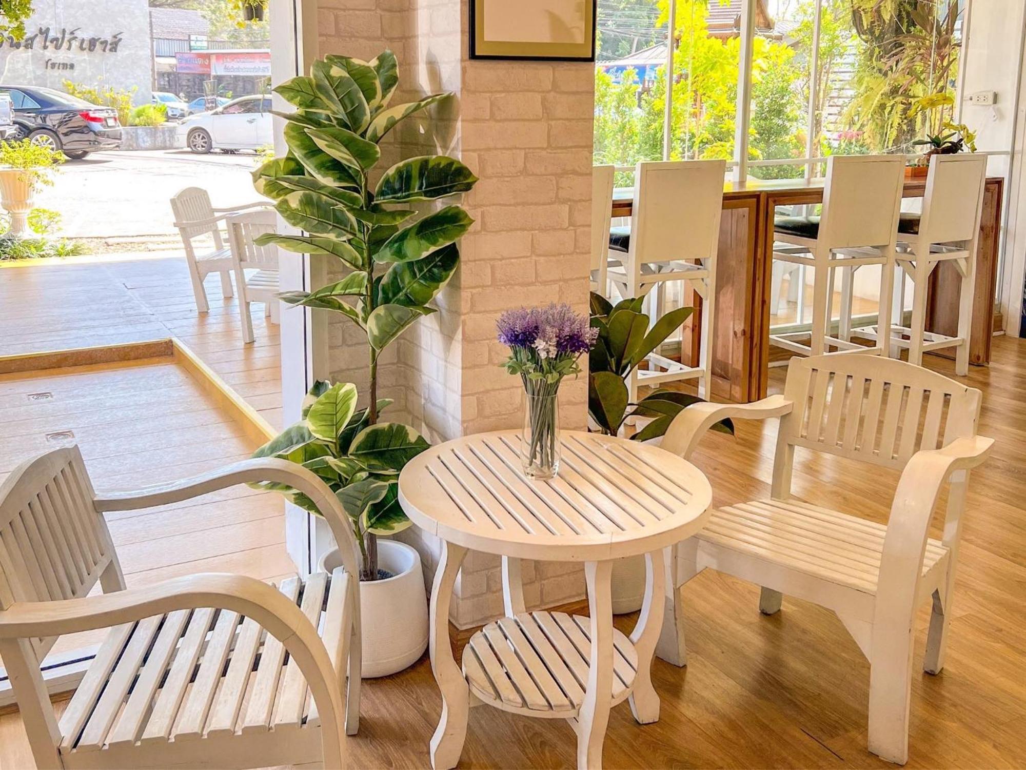Inspire House Hotel Chiang Mai Extérieur photo