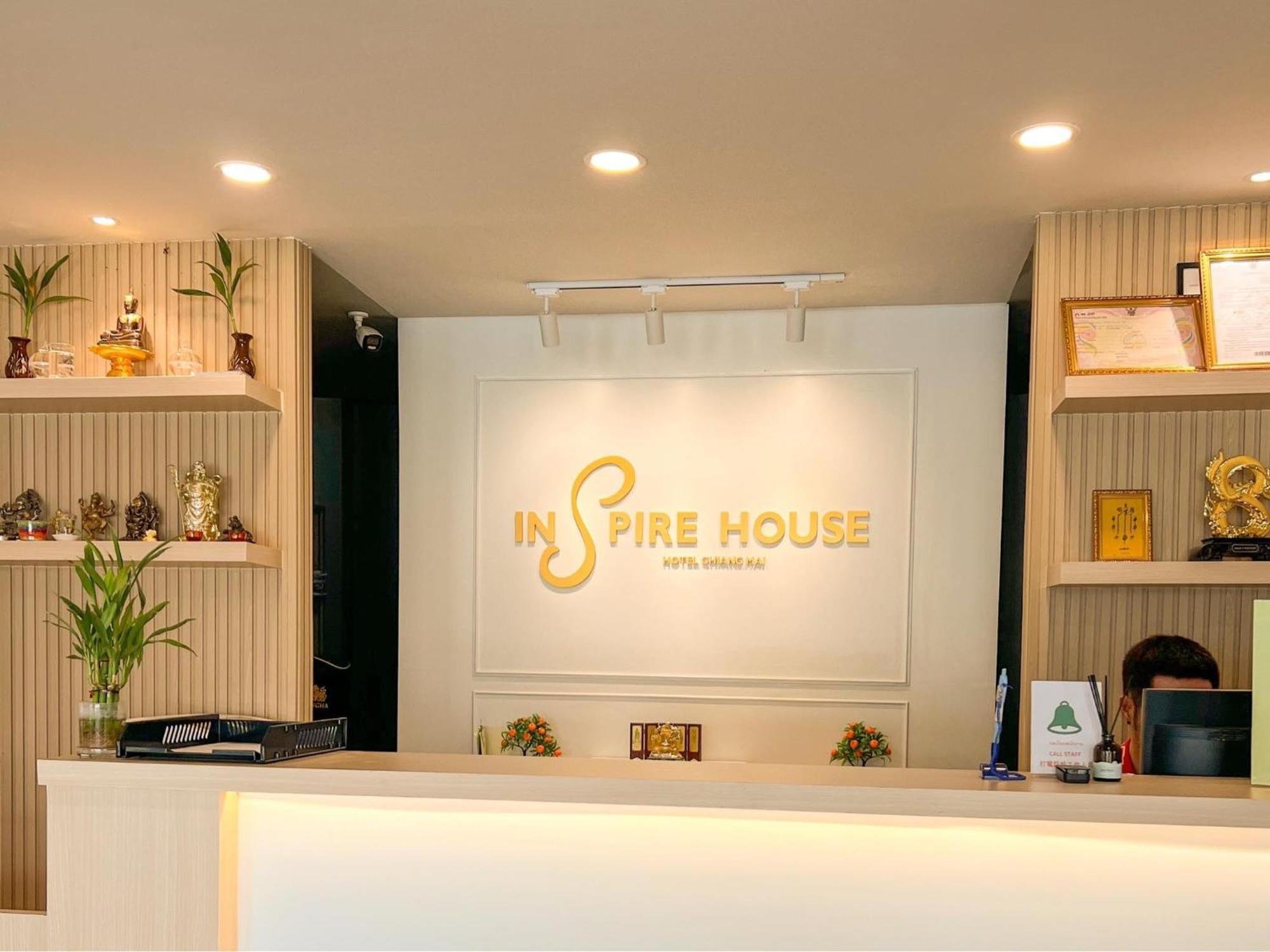 Inspire House Hotel Chiang Mai Extérieur photo