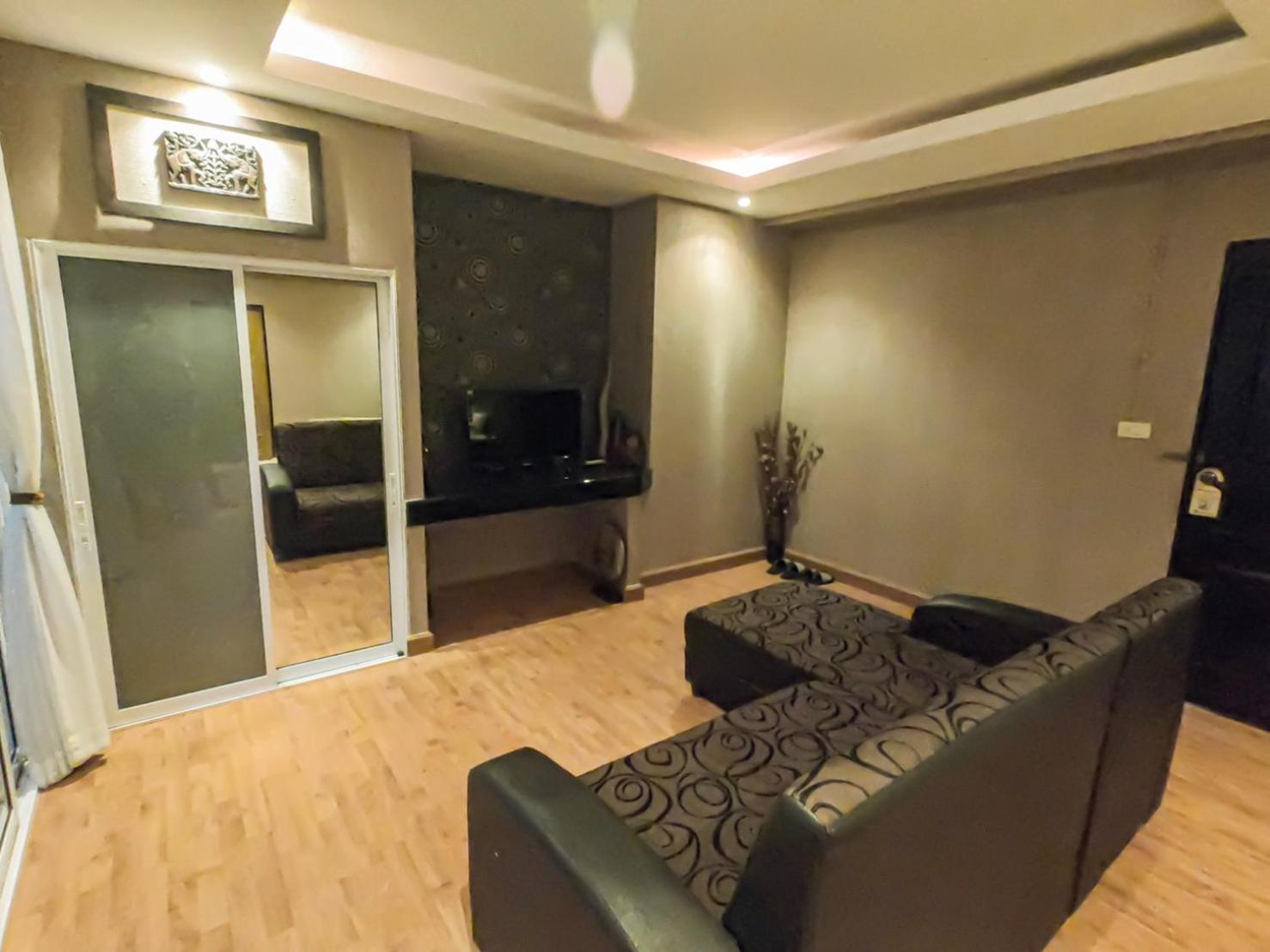 Inspire House Hotel Chiang Mai Extérieur photo