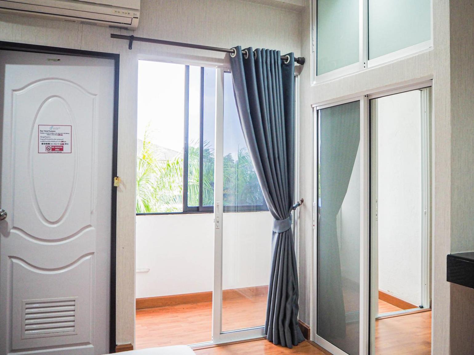Inspire House Hotel Chiang Mai Extérieur photo