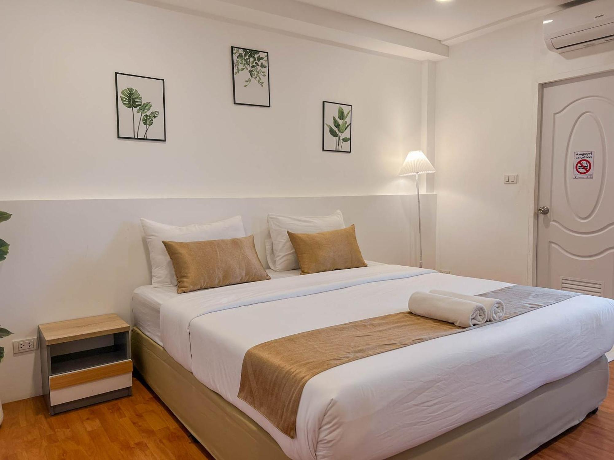 Inspire House Hotel Chiang Mai Extérieur photo