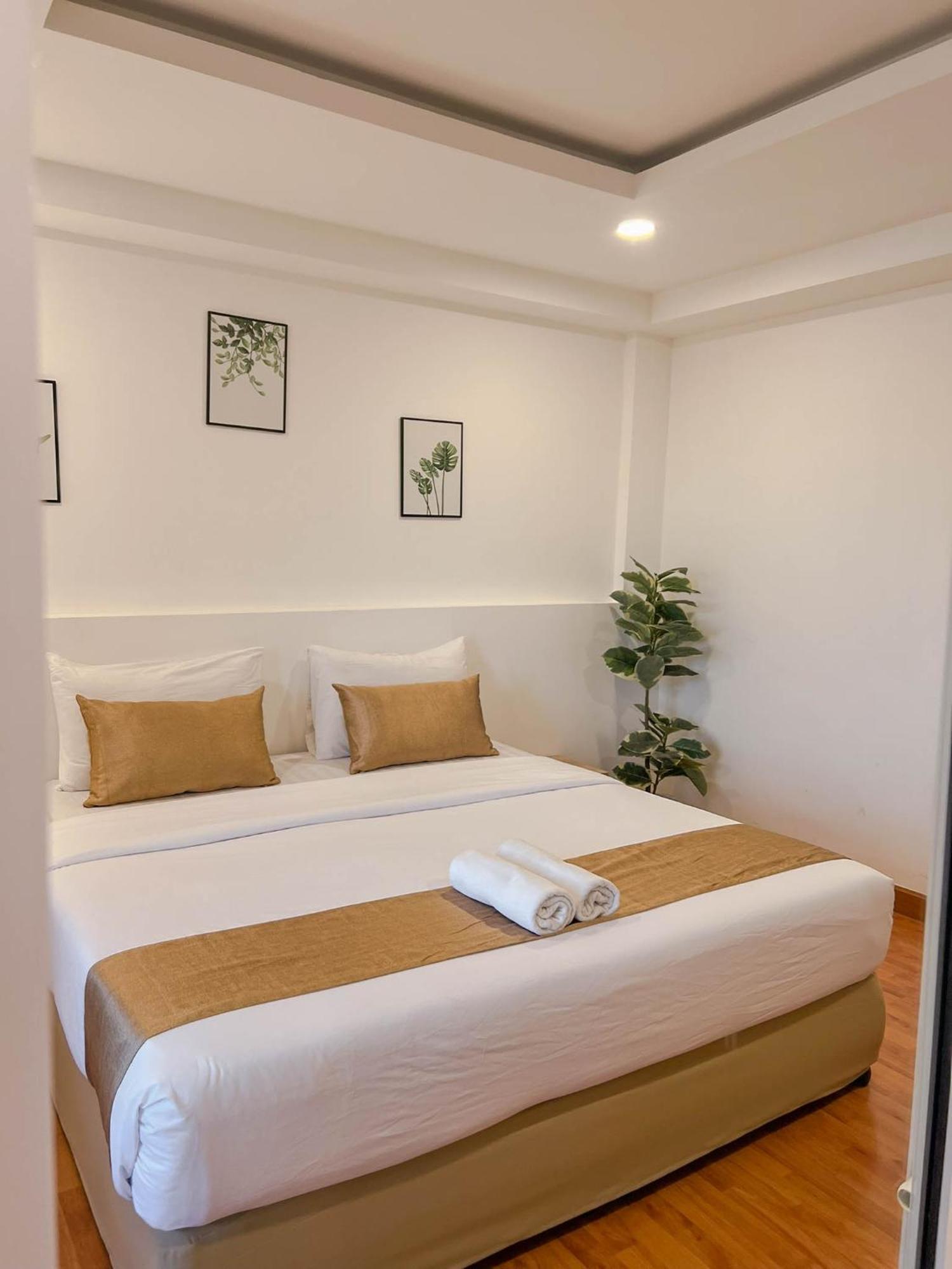 Inspire House Hotel Chiang Mai Extérieur photo