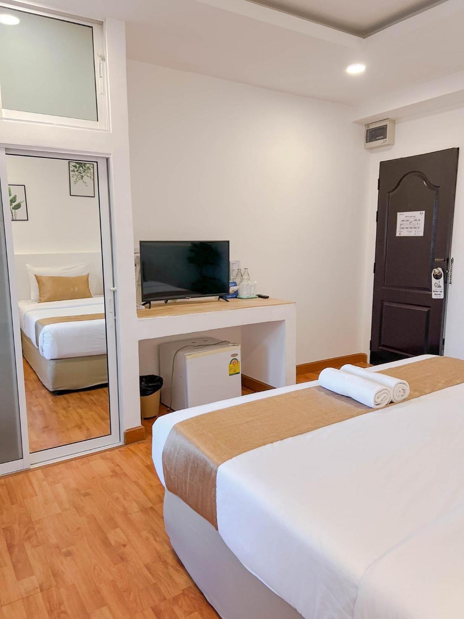 Inspire House Hotel Chiang Mai Extérieur photo