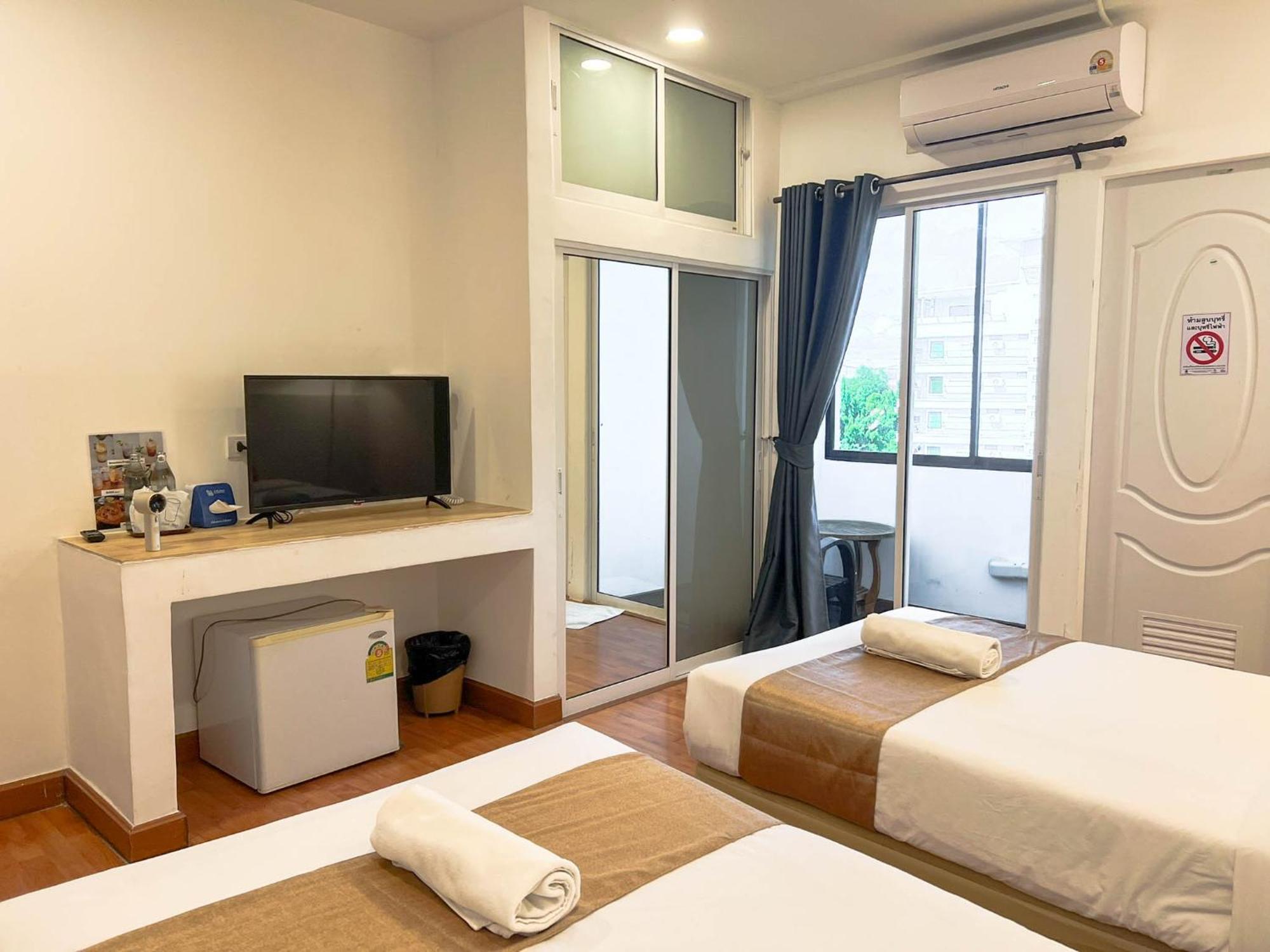 Inspire House Hotel Chiang Mai Extérieur photo