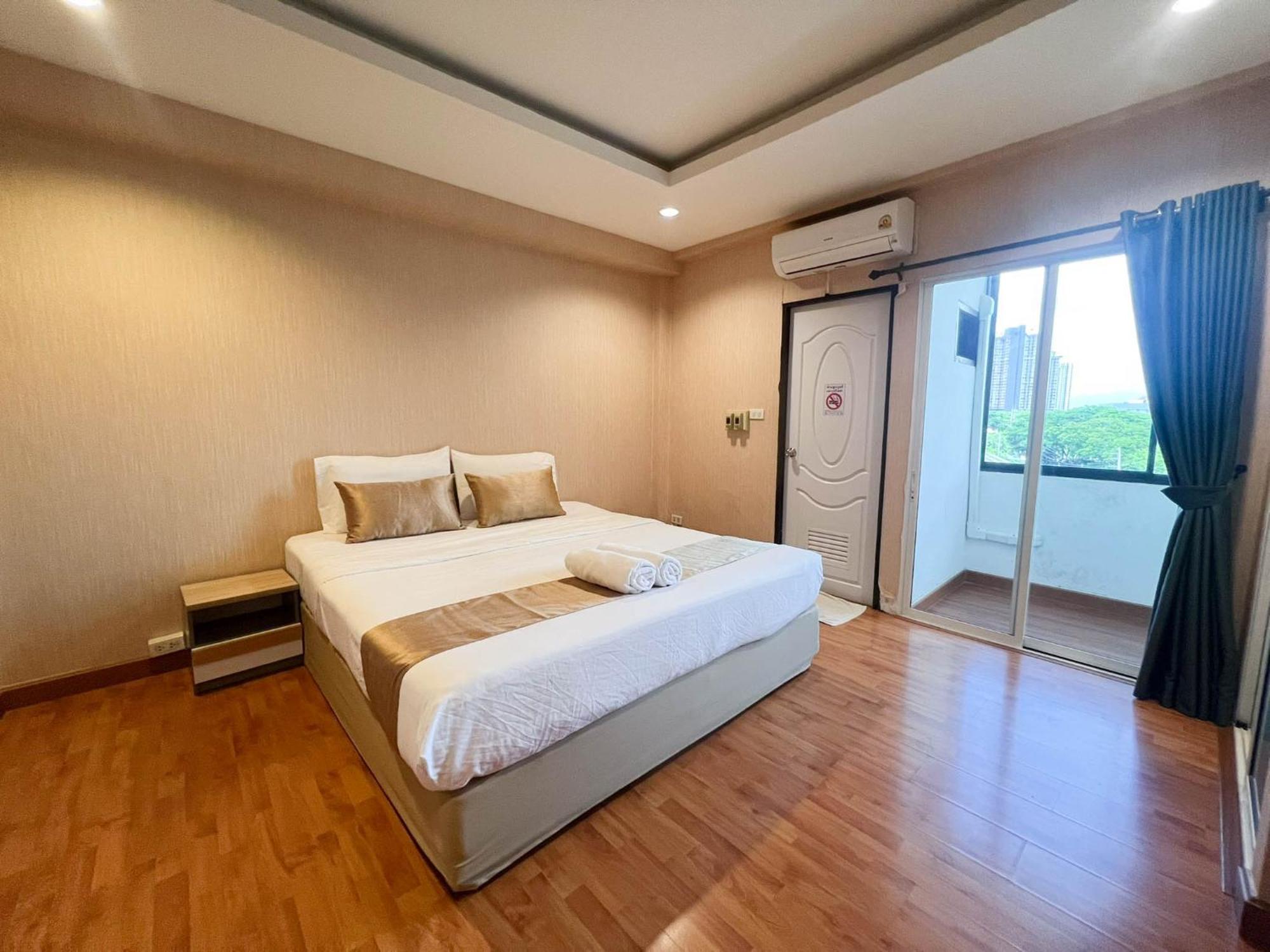 Inspire House Hotel Chiang Mai Extérieur photo