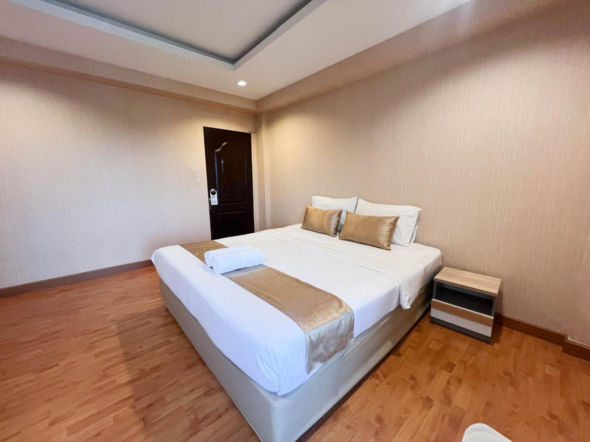 Inspire House Hotel Chiang Mai Extérieur photo