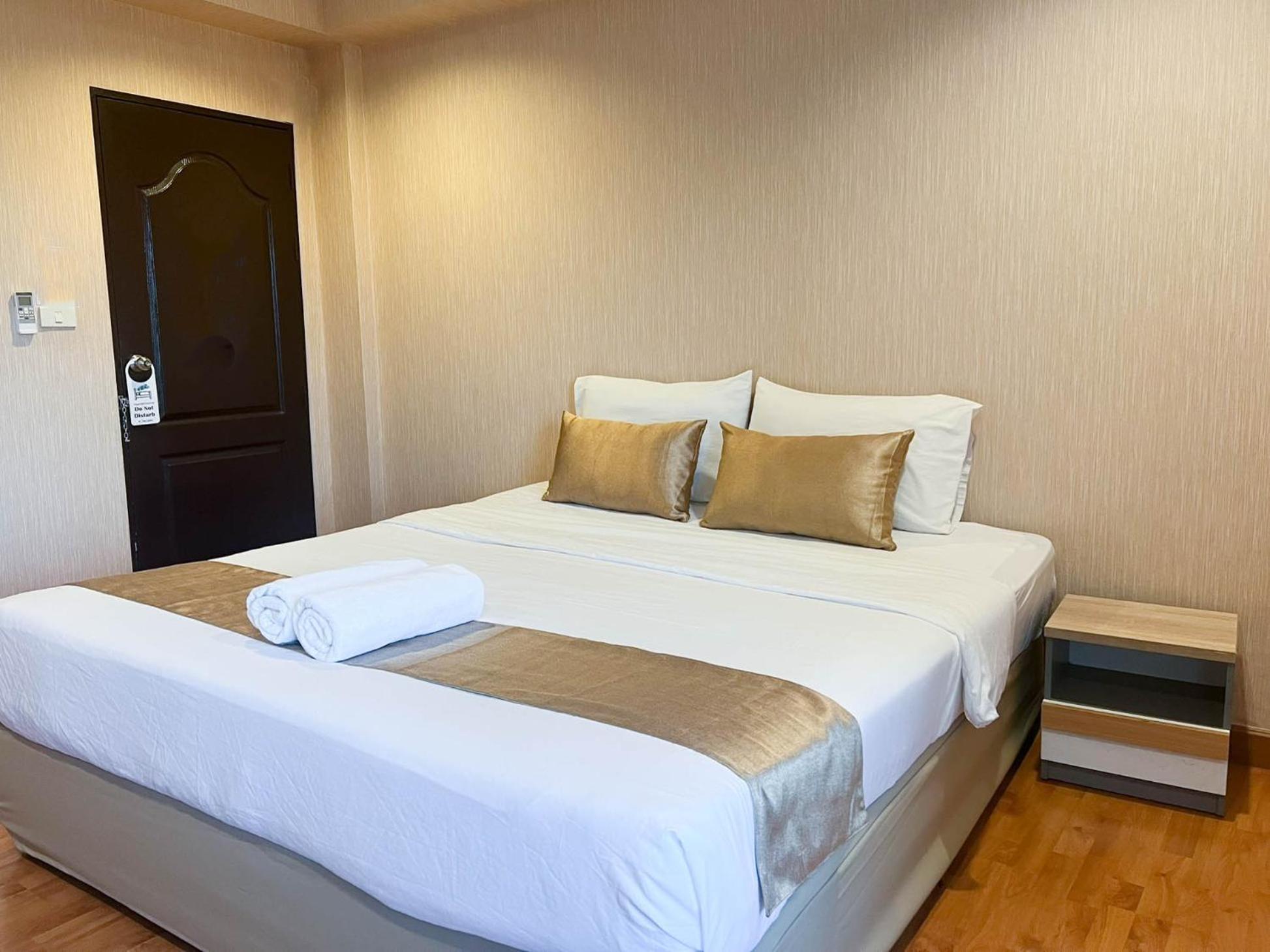 Inspire House Hotel Chiang Mai Extérieur photo