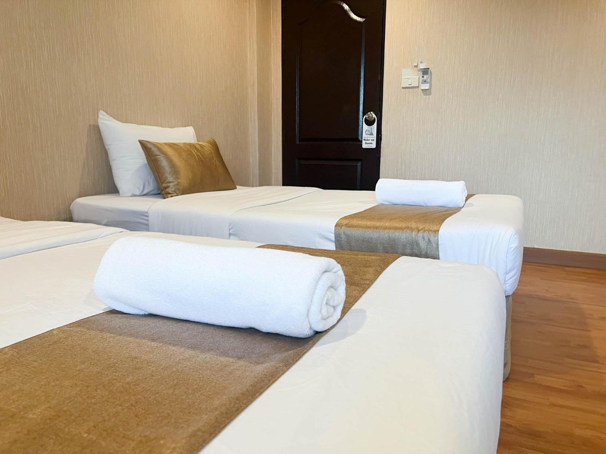 Inspire House Hotel Chiang Mai Extérieur photo